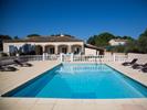 La piscine de la maison en location proche du Pont du Gard